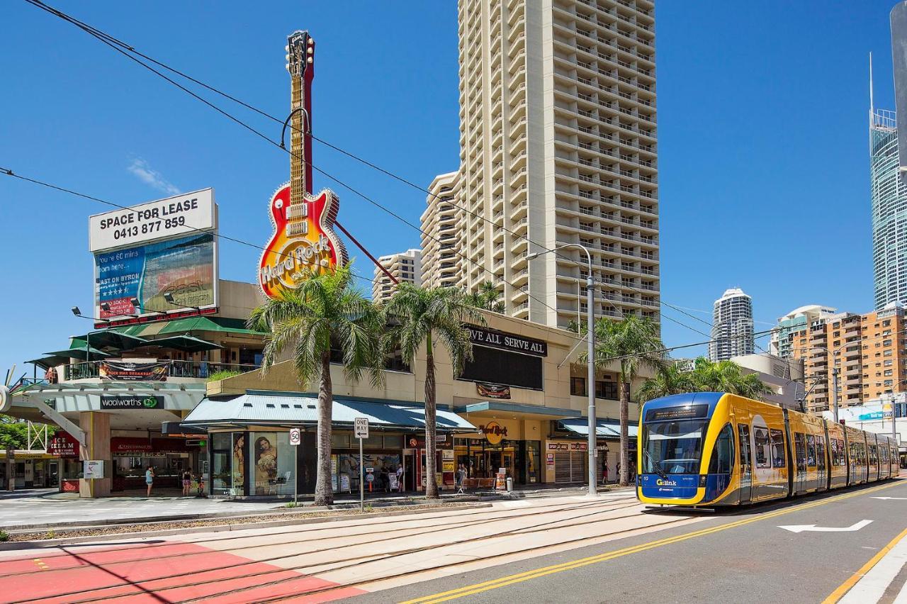 Crown Towers Apartment